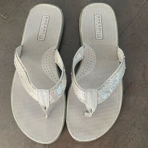 SPERRY flip flop sandals size 7